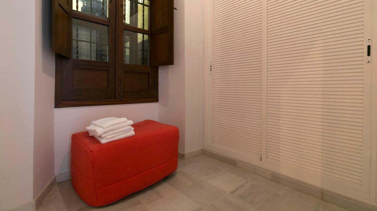Alojamiento En Sevilla-Triana Luaran gambar